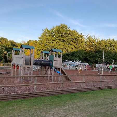 Norfolk Caravan Staycation Pet Friendly Belton with Browston ภายนอก รูปภาพ