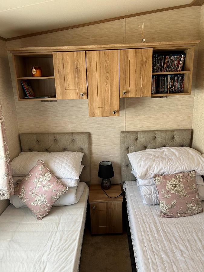 Norfolk Caravan Staycation Pet Friendly Belton with Browston ภายนอก รูปภาพ