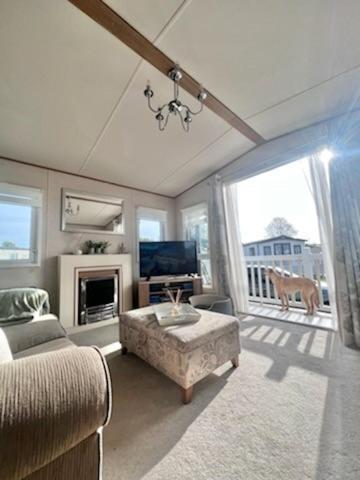 Norfolk Caravan Staycation Pet Friendly Belton with Browston ภายนอก รูปภาพ