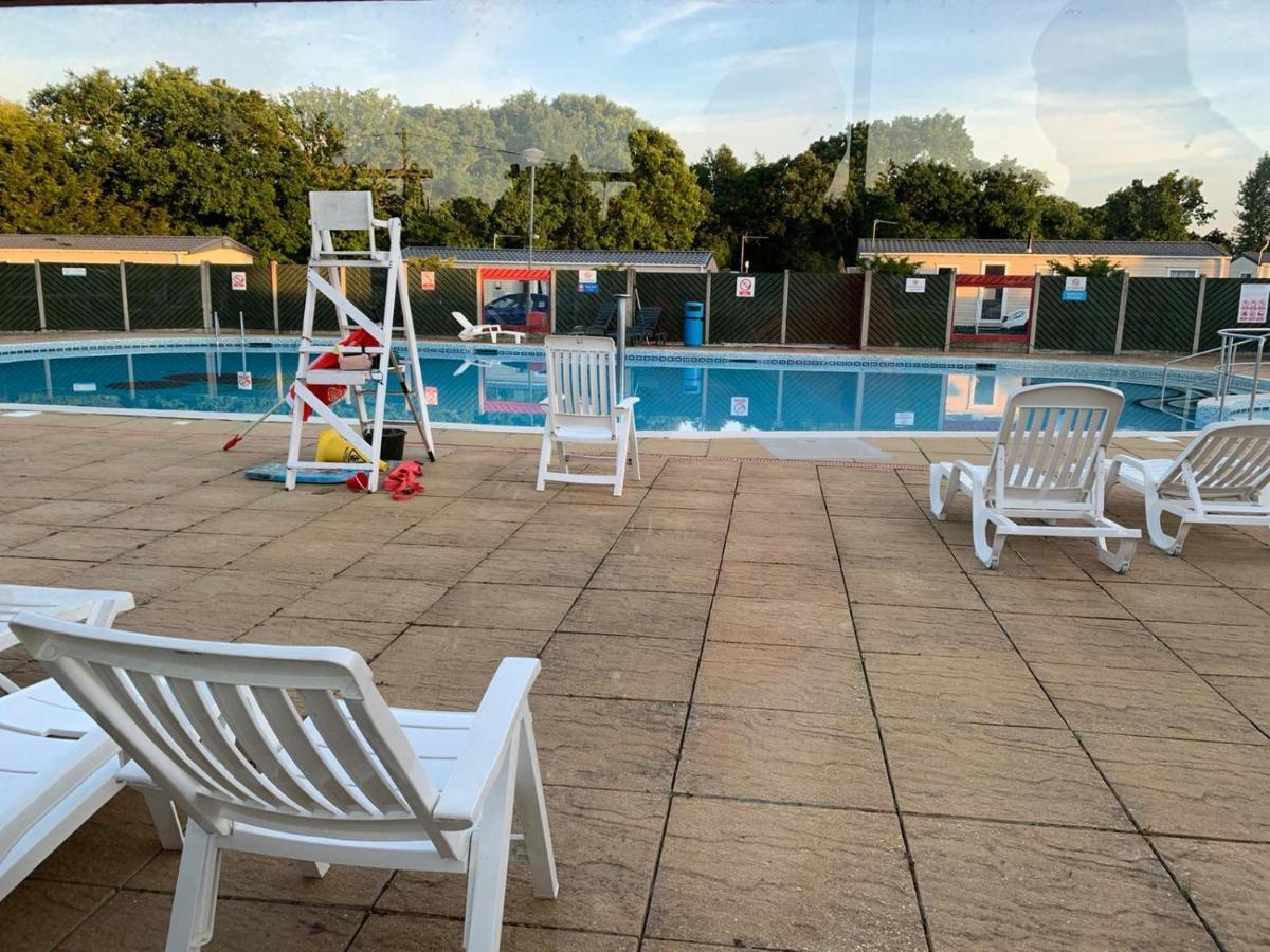 Norfolk Caravan Staycation Pet Friendly Belton with Browston ภายนอก รูปภาพ